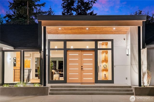 12422 68th Avenue NE, Kirkland, WA 98034