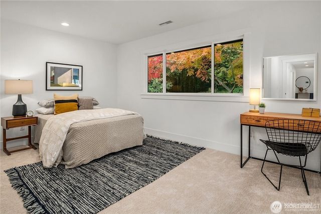 12422 68th Avenue NE, Kirkland, WA 98034