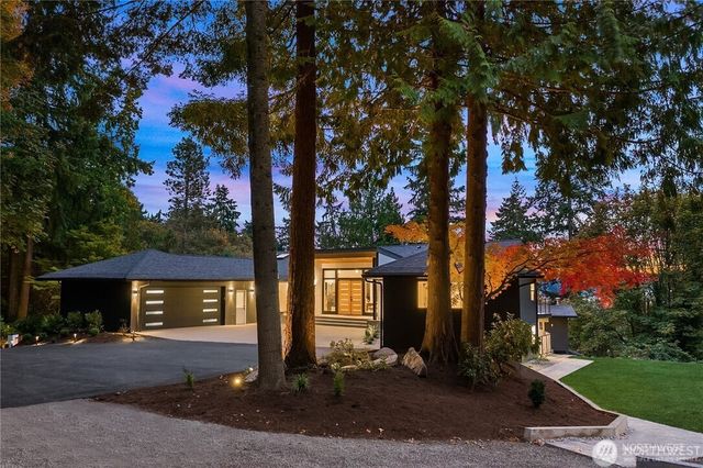 12422 68th Avenue NE, Kirkland, WA 98034