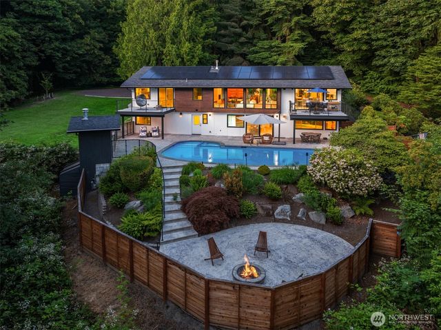 12422 68th Avenue NE, Kirkland, WA 98034