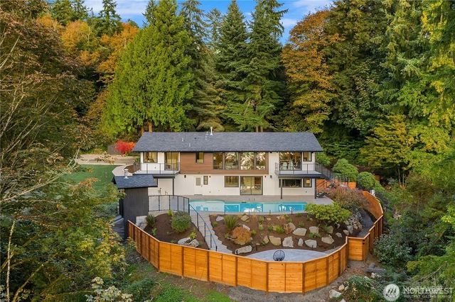 12422 68th Avenue NE, Kirkland, WA 98034