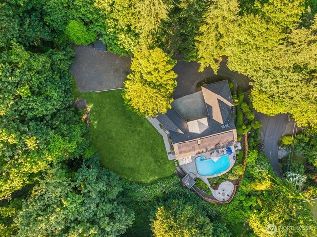 12422 68th Avenue NE, Kirkland, WA 98034