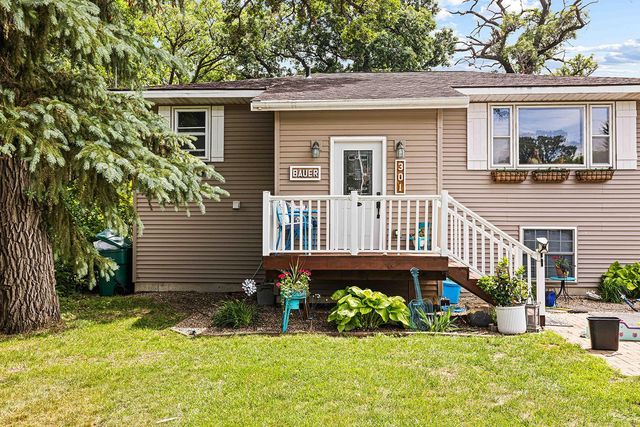 301 Wall Avenue, Horace, ND 58047