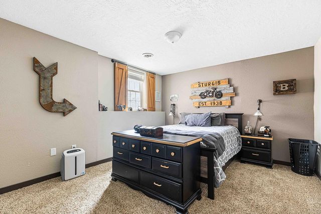 301 Wall Avenue, Horace, ND 58047
