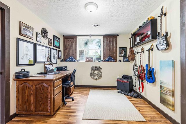 301 Wall Avenue, Horace, ND 58047