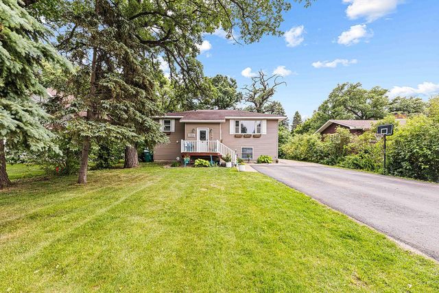 301 Wall Avenue, Horace, ND 58047
