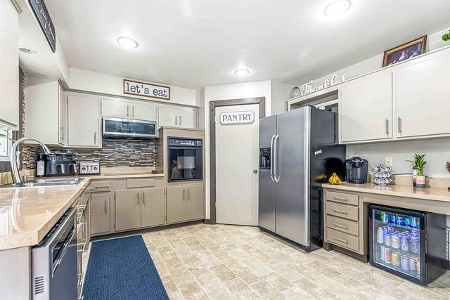 301 Wall Avenue, Horace, ND 58047
