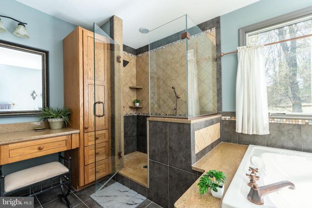 583 LAKE BLVD, Lindenwold, NJ 08021