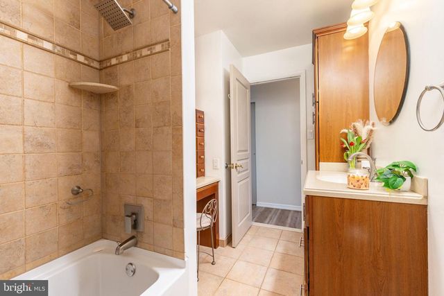 583 LAKE BLVD, Lindenwold, NJ 08021