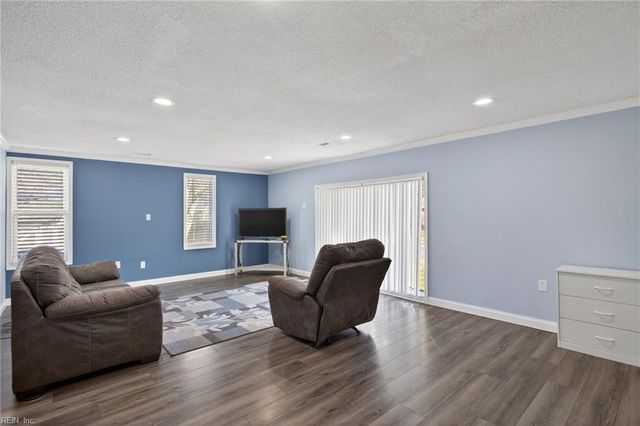 1 Vickers CT, Portsmouth, VA 23701