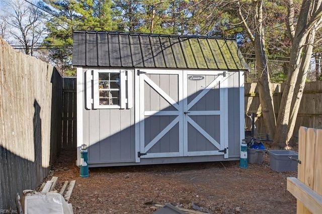 1 Vickers CT, Portsmouth, VA 23701