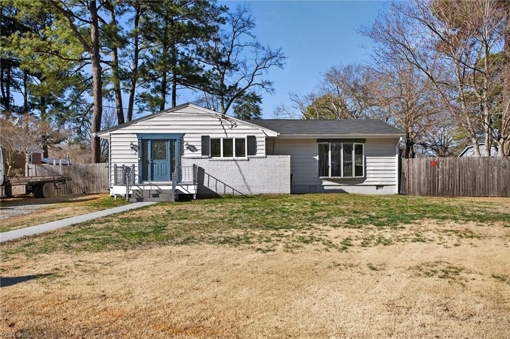 1 Vickers CT, Portsmouth, VA 23701