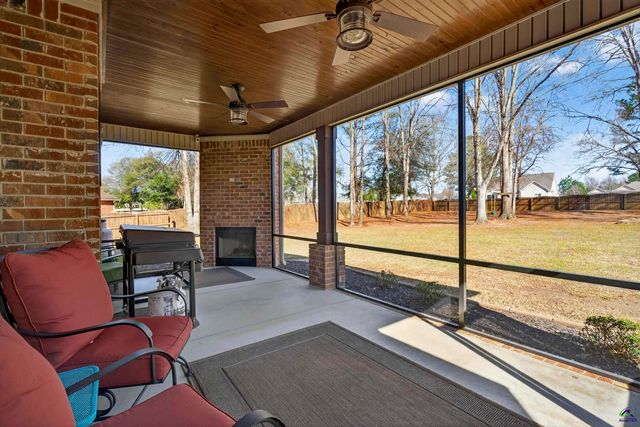 2104 Hiwassee Drive, Bonaire, GA 31005