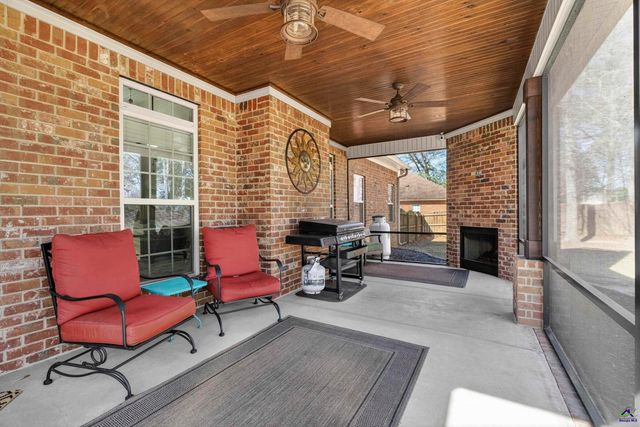 2104 Hiwassee Drive, Bonaire, GA 31005