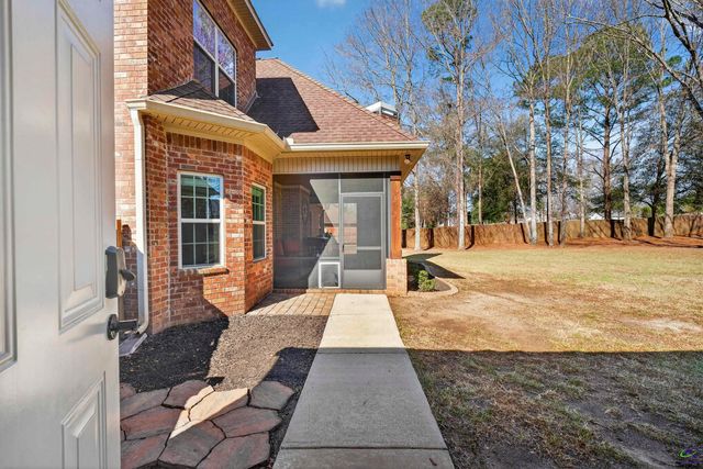 2104 Hiwassee Drive, Bonaire, GA 31005