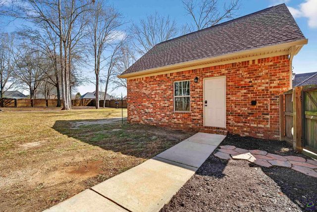 2104 Hiwassee Drive, Bonaire, GA 31005