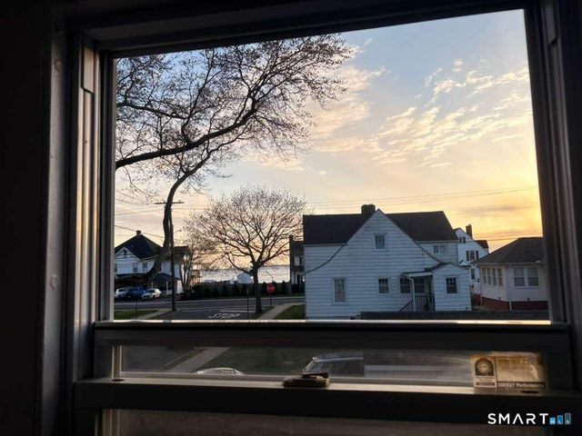 16 Shoreham Road, New Haven, CT 06512