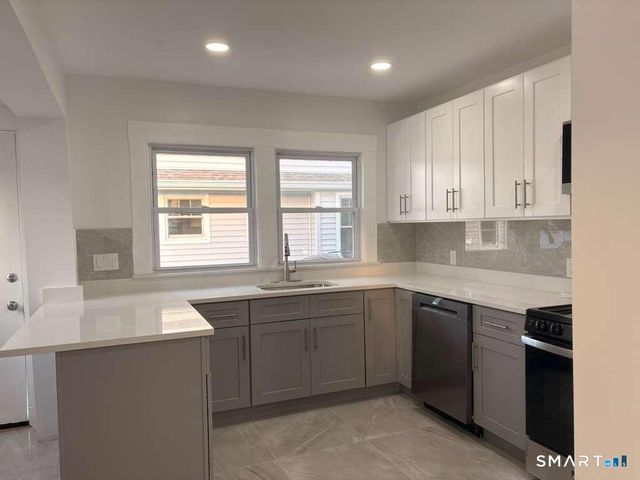 16 Shoreham Road, New Haven, CT 06512