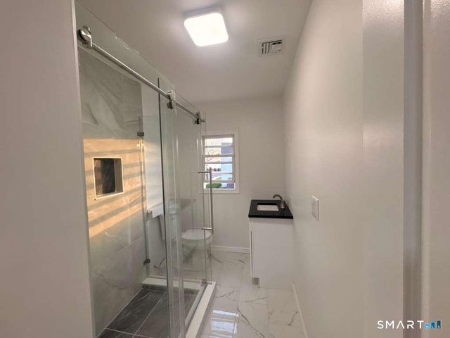 16 Shoreham Road, New Haven, CT 06512