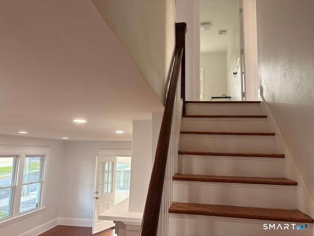 16 Shoreham Road, New Haven, CT 06512