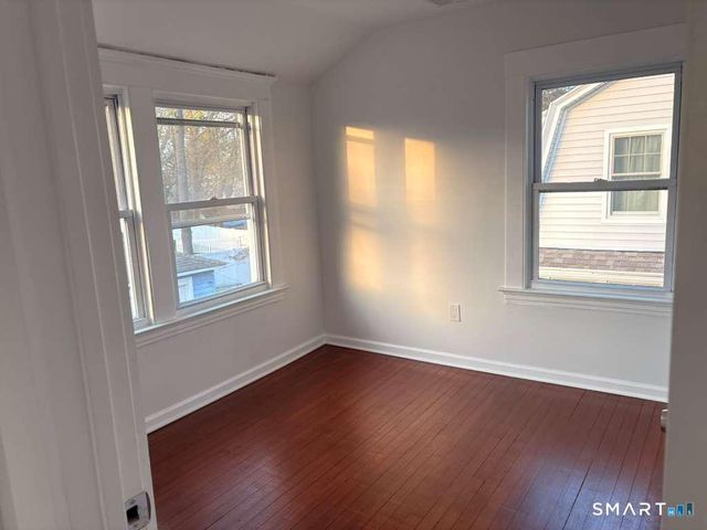 16 Shoreham Road, New Haven, CT 06512