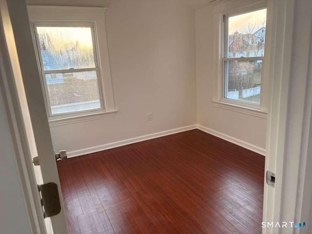 16 Shoreham Road, New Haven, CT 06512