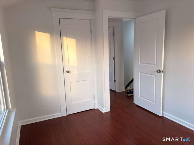 16 Shoreham Road, New Haven, CT 06512