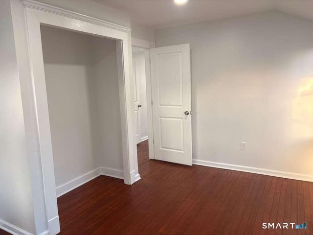 16 Shoreham Road, New Haven, CT 06512