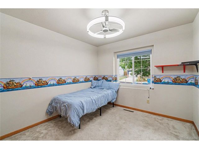 390 E 48th St, Loveland, CO 80538