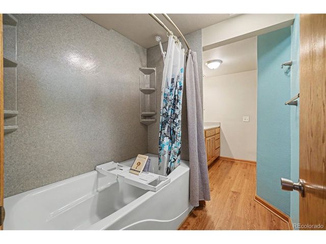 390 E 48th St, Loveland, CO 80538