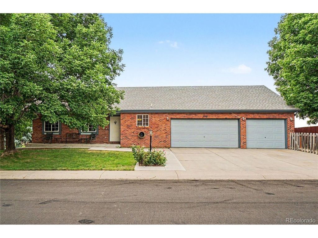 390 E 48th St, Loveland, CO 80538