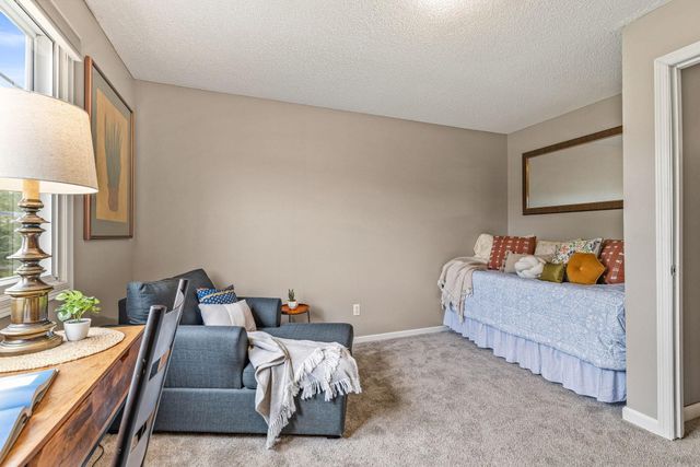 1913 Mockingbird Avenue, Shakopee, MN 55379