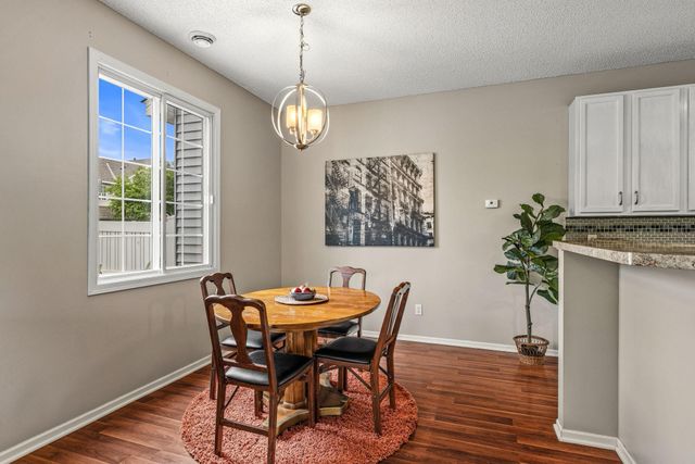 1913 Mockingbird Avenue, Shakopee, MN 55379