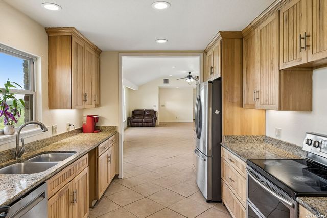 6603 Fm 2579, Floresville, TX 78114