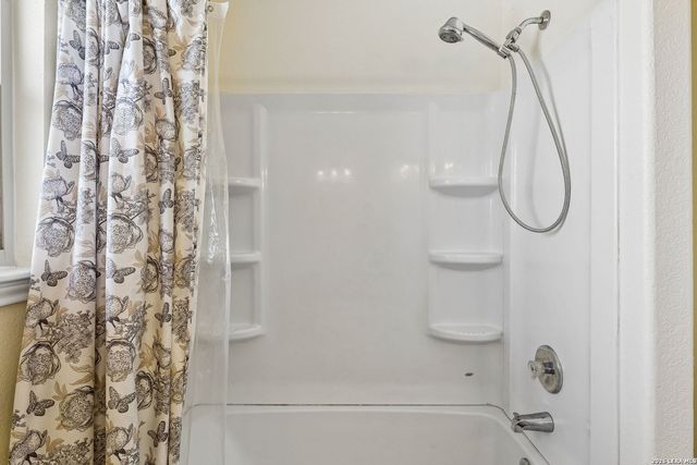 6603 Fm 2579, Floresville, TX 78114
