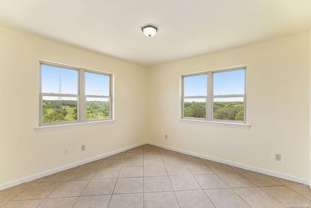 6603 Fm 2579, Floresville, TX 78114