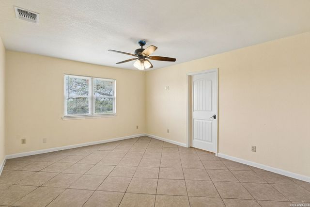 6603 Fm 2579, Floresville, TX 78114
