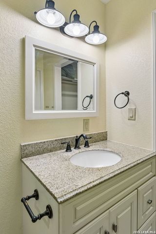 6603 Fm 2579, Floresville, TX 78114