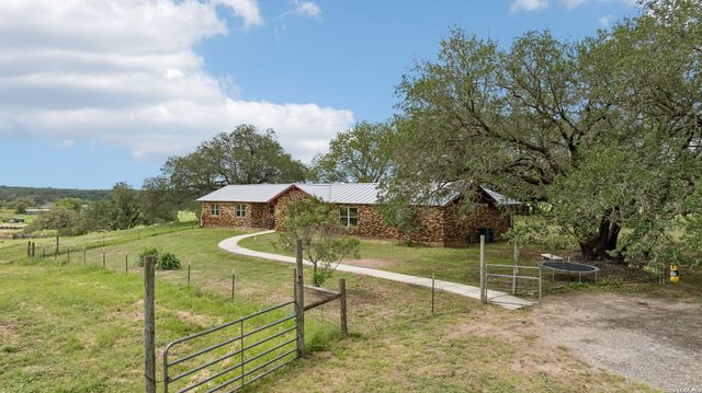 6603 Fm 2579, Floresville, TX 78114