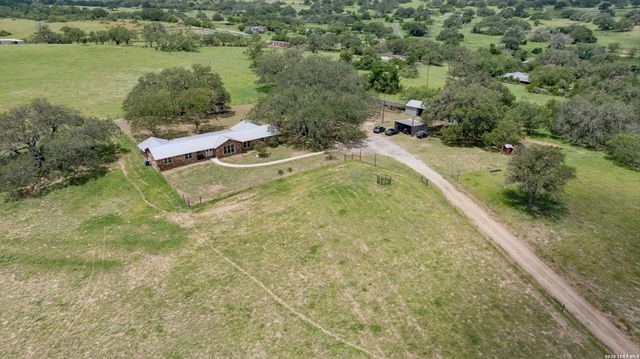 6603 Fm 2579, Floresville, TX 78114