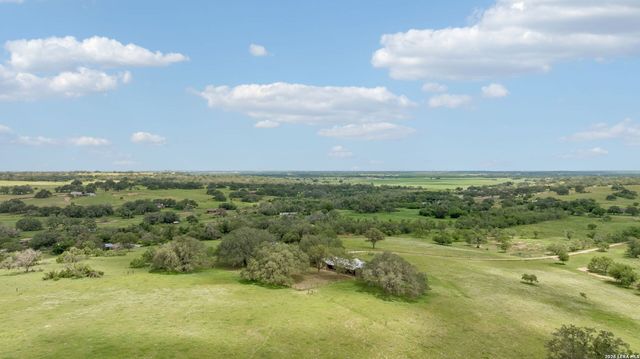 6603 Fm 2579, Floresville, TX 78114