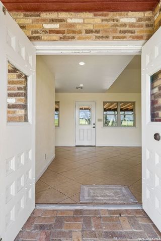 6603 Fm 2579, Floresville, TX 78114