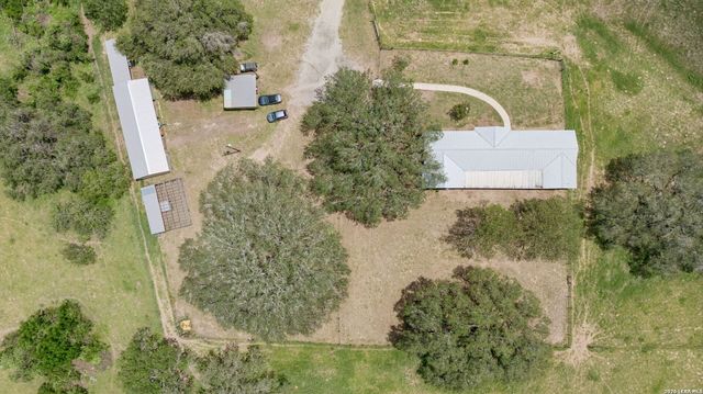 6603 Fm 2579, Floresville, TX 78114