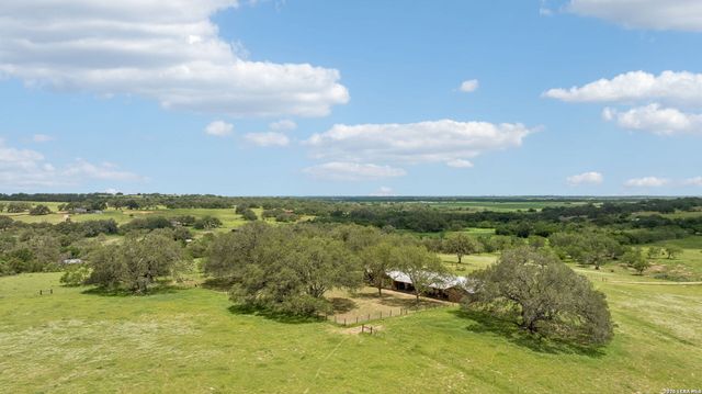 6603 Fm 2579, Floresville, TX 78114