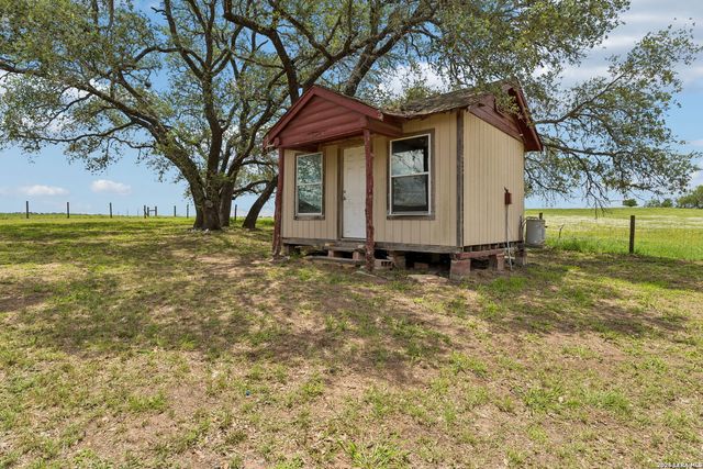 6603 Fm 2579, Floresville, TX 78114