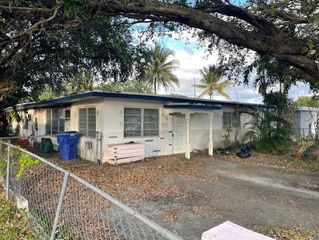 6309 Hayes Street, Hollywood, FL 33024