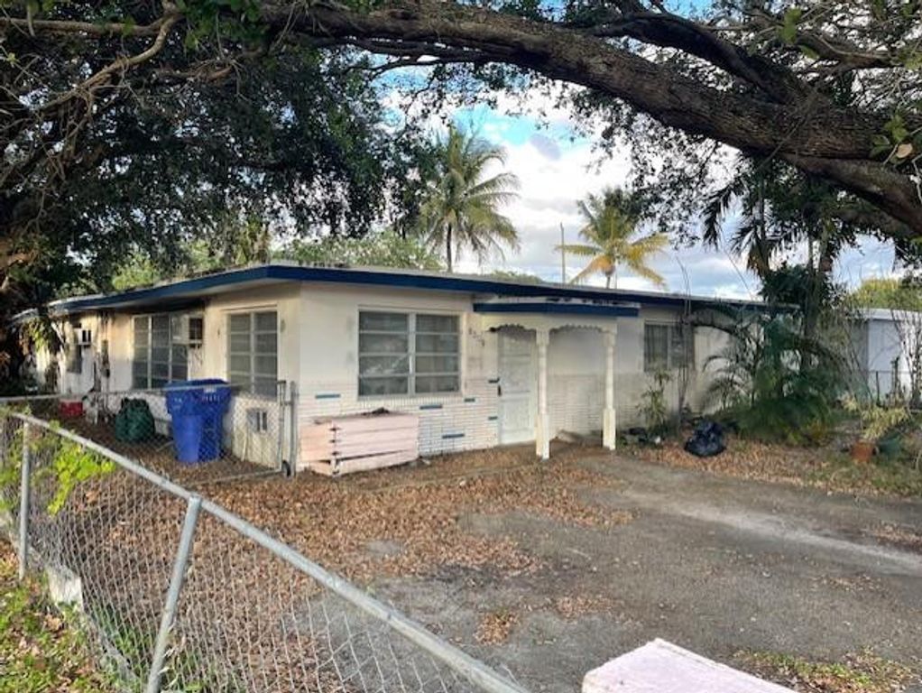 6309 Hayes Street, Hollywood, FL 33024