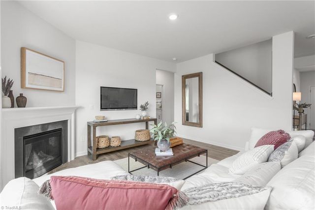 458 Lisa Lane, Winston-salem, NC 27107