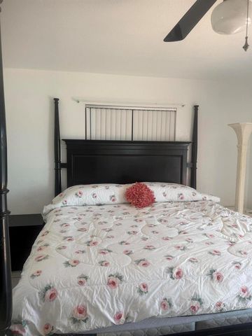 2181 NW 94TH Avenue, Pembroke Pines, FL 33024