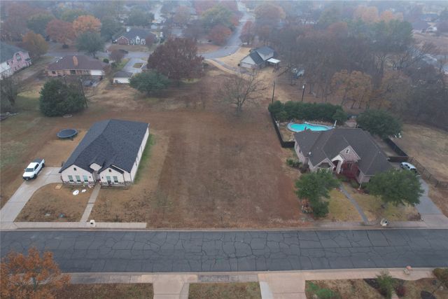 2105 Bois D Arc Drive, Bonham, TX 75418